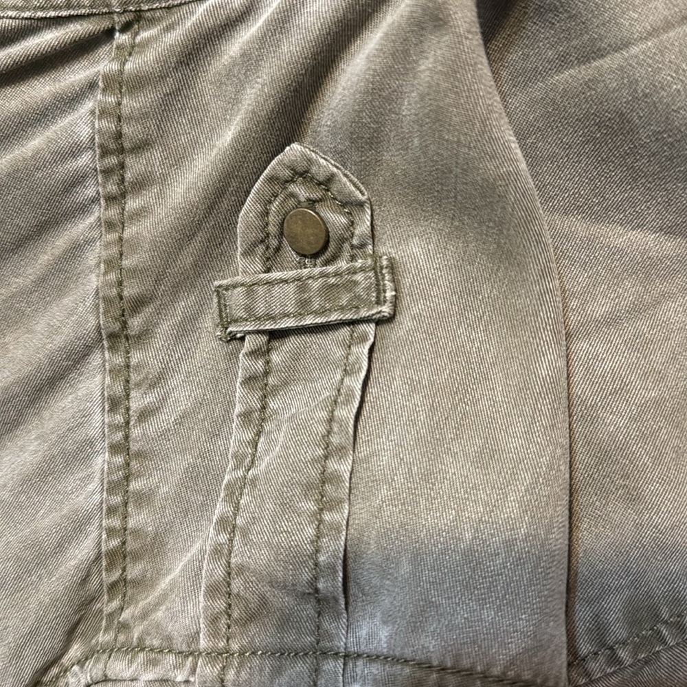 Express Button Up - Picture 4 of 7